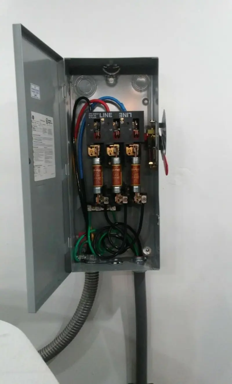 Three-phase disconnect switch installed for Smoke Detector Installation in Chambersburg