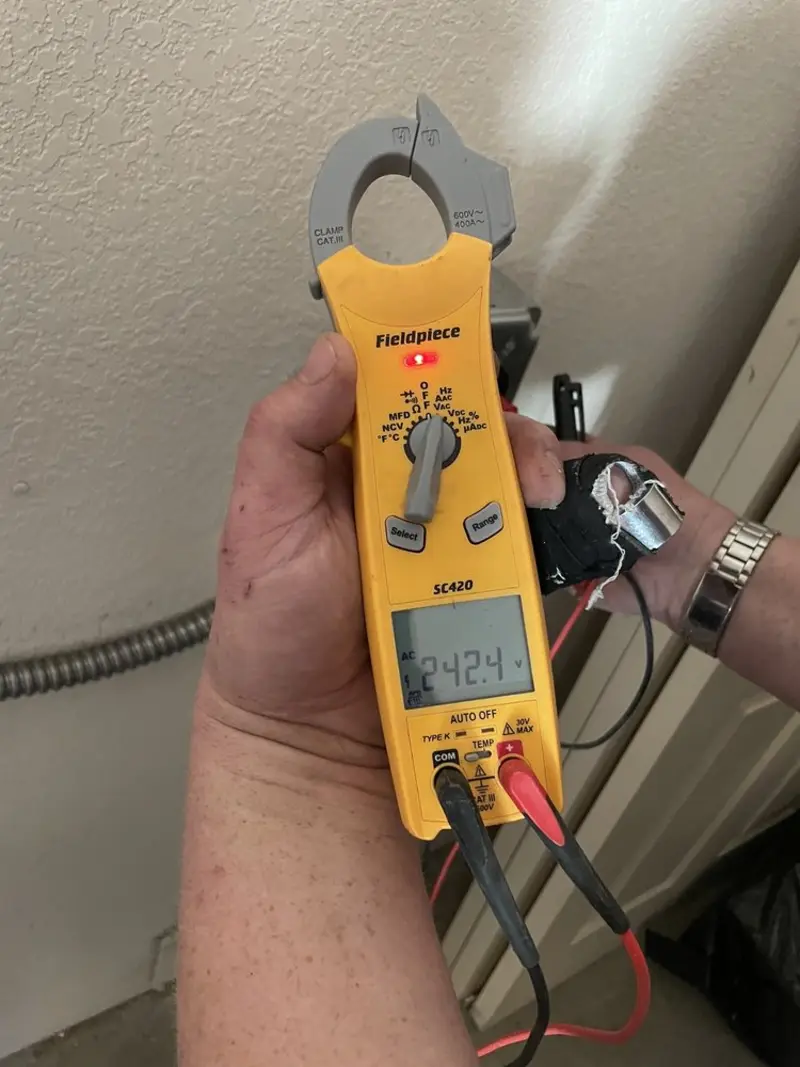 Voltage testing with clamp meter during Aluminum Wiring Replacement in Chambersburg